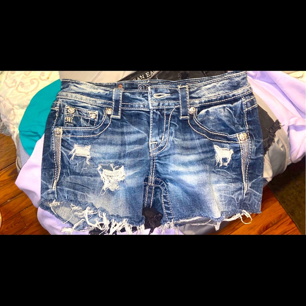 Miss Me jean shorts size 25